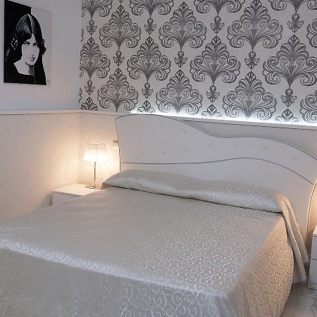 カターニア La Dimora Del Marchese Bed & Breakfast エクステリア 写真